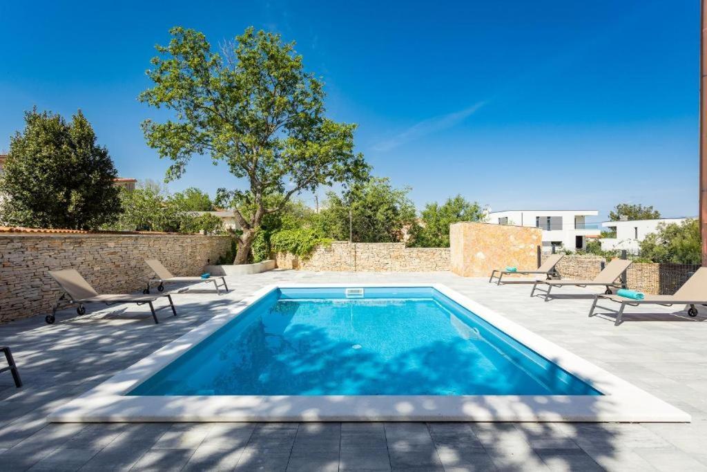 Cesare Apartment, With Swimming Pool And Sea View Ližnjan Extérieur photo