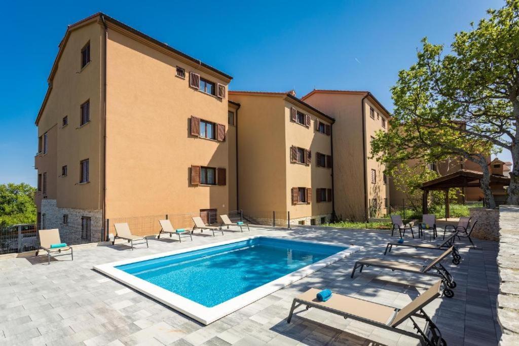 Cesare Apartment, With Swimming Pool And Sea View Ližnjan Extérieur photo