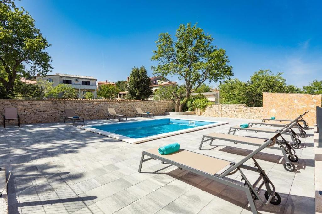 Cesare Apartment, With Swimming Pool And Sea View Ližnjan Extérieur photo